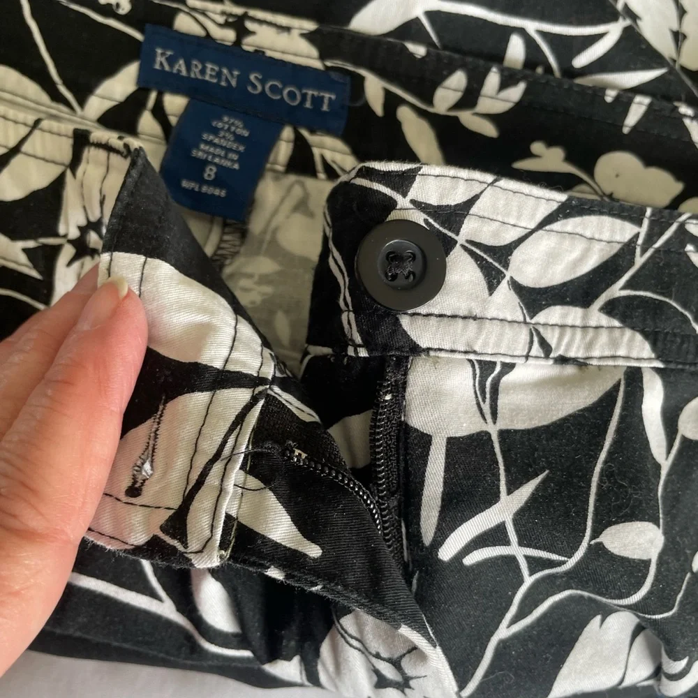 Karen Scott‎ Tropical Floral Black and White Skirt/Skort, Size 8